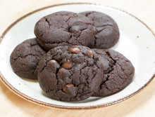 vegan, chocolate chip cookies, recipe, easy baking, desserts, chocolate desserts